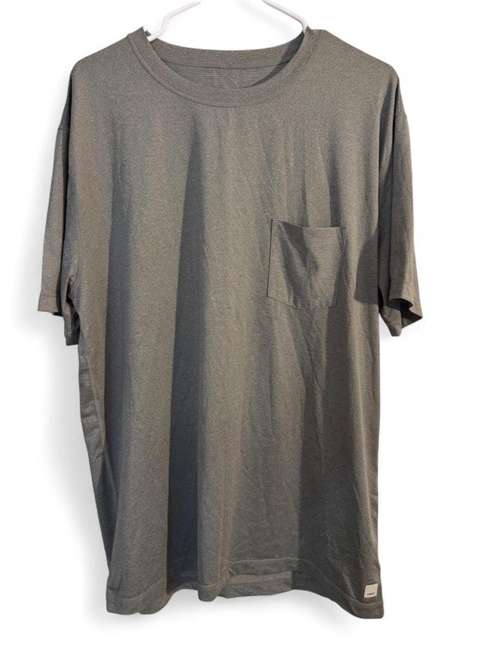 Vuori V109 Tradewind Performance Pocket Tee Men’s XL Light Green